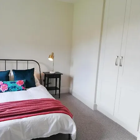 Dom wakacyjny Next Door At Broomfield House *